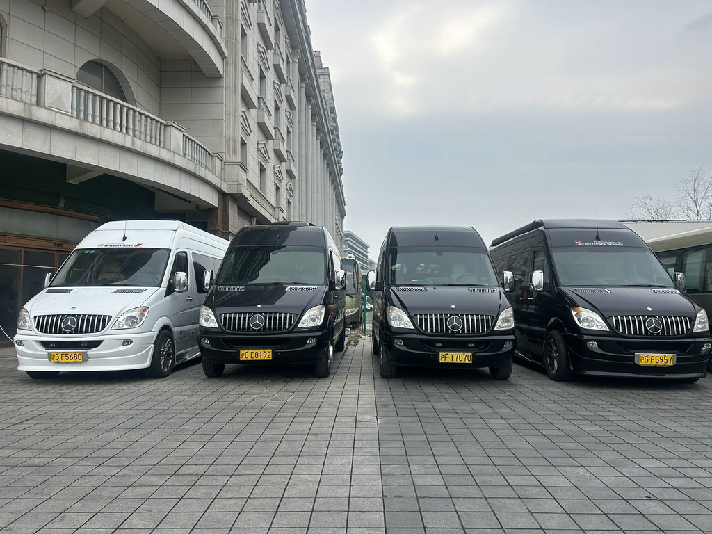 13到16座奔驰凌特