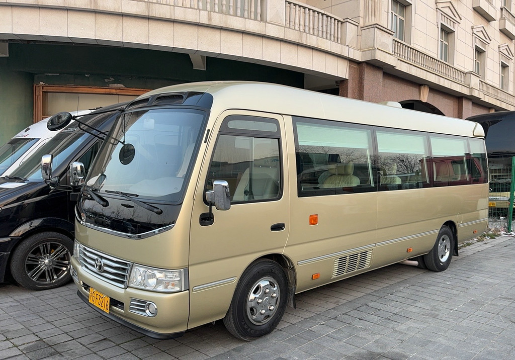 13到20座丰田豪华考斯特